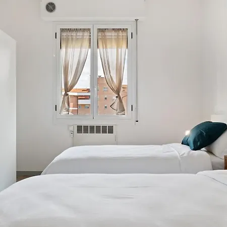 Guesthost - San Donato Fiere Apartman