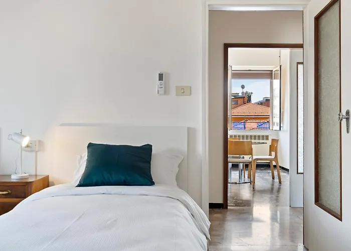 Apartment Guesthost - San Donato Fiere