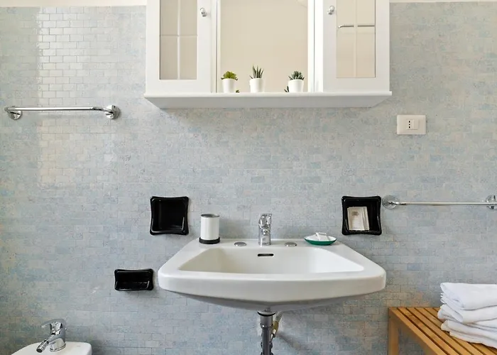 Guesthost - San Donato Fiere Apartment *