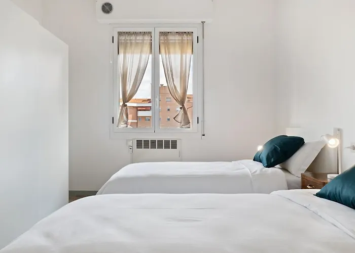 Guesthost - San Donato Fiere Apartment